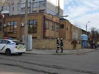 Из-за "минирования" детсада в Николаеве эвакуировали детей и сотрудников