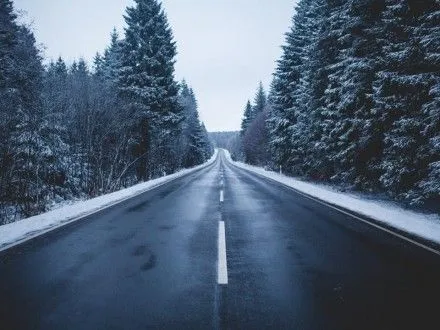 Завтра в Україні очікується похолодання і сніг