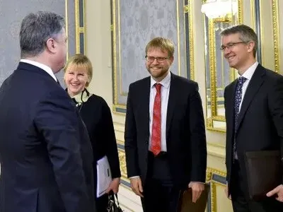 П.Порошенко скоординував позиції з головою МЗС Швеції напередодні засідання Євроради