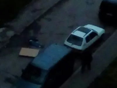 Тіло чоловіка знайшли біля будинку у Львові