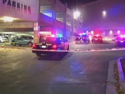 Через стрілянину біля кінотеатру в США постраждала щонайменше одна людина