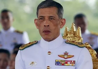 Парламент Таїланду офіційно запросив крон-принца обійняти престол