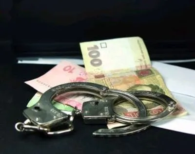 Работника "Николаевоблэнерго" задержали за взятку в 21 тыс. грн