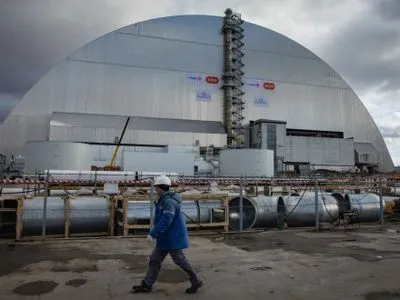 П.Порошенко: проектировщики арки на ЧАЭС гарантируют 100 лет радиационной безопасности
