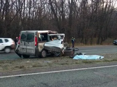 В результате ДТП в Днепропетровской области погиб человек, еще пятеро пострадали