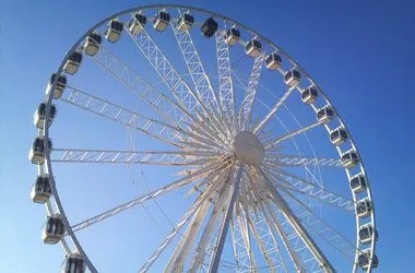 Накануне новогодних праздников в столице появится смотровое колесо