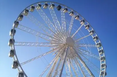 Накануне новогодних праздников в столице появится смотровое колесо