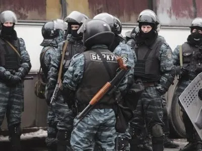 Бійців “Беркута”, підозрюваних у злочинах на Майдані, усунули від служби