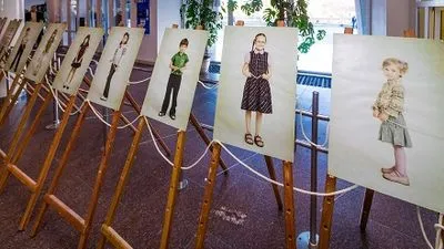 В Днепре презентовали фотовыставку о детях с недостатками развития