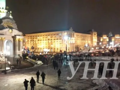 Акція на Банковій завершилась: активісти спустились на Майдан і заспівали гімн