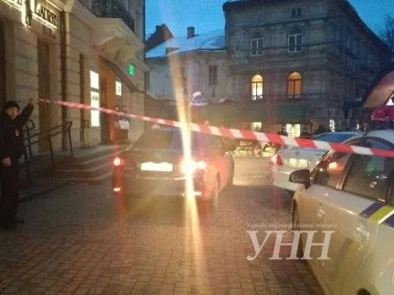 Правоохранители эвакуировали более 2200 человек из-за "заминирования" ТЦ во Львове
