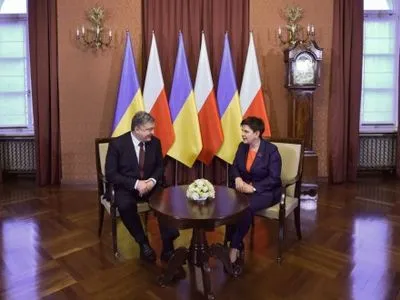 П.Порошенко и Б.Шидло отметили важность построения газопровода-интерконнектора между Украиной и Польшей