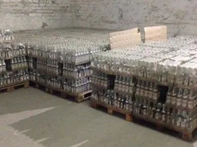 Контрафактного алкоголю на 3 млн грн вилучили у Херсоні