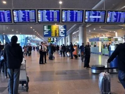 Около 200 пассажиров, летевших из Египта в Ровно, на несколько часов заблокировали в "Борисполе"