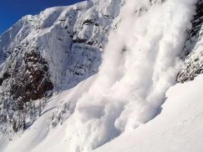 Синоптики предупредили об опасности схода лавин в Карпатах