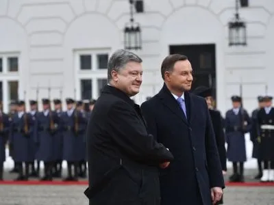 П.Порошенко і президент Польщі розпочали переговори тет-а-тет