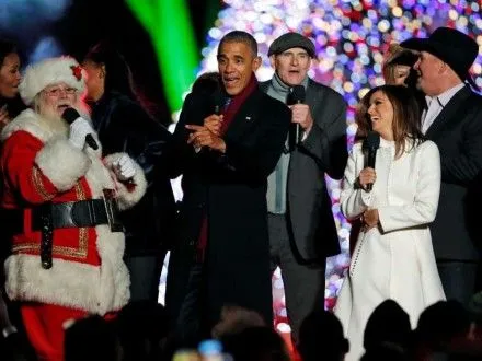 Президент США Барак Обама разом із знаменитостями заспівав різдвяну пісню