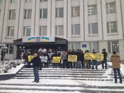 В Ровно жители трех сел начали протест против свинокомплекса