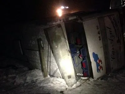 Автобус с детьми перевернулся в Днепропетровской области, погибла женщина