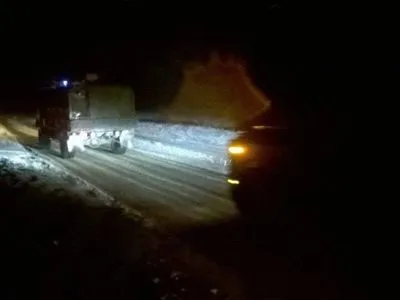 За ніч із заметів на Кіровоградщині рятувальники витягли 21 автомобіль