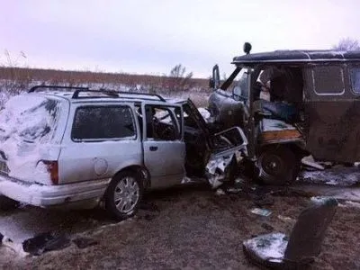 Восьмеро людей постраждало під час ДТП на Донеччині