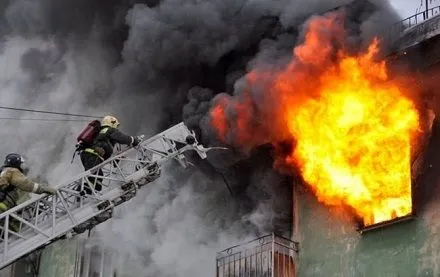 Багатоповерхівка загорілась у Вінниці, мешканців - евакуювали