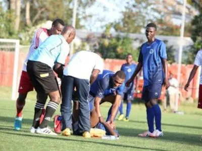 В Танзании умер футболист во время матча