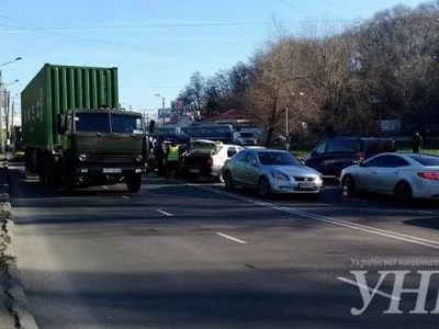 Масштабна ДТП за участю вантажівок, маршрутки та легковиків сталася в Одесі