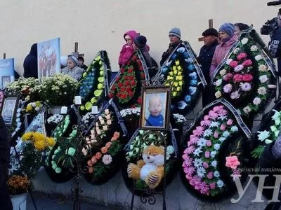 В Одессе простились с семьей, которая погибла в ходе пожара