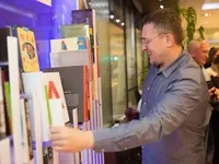В одном из подъездов жилого комплекса Киева открылась библиотека
