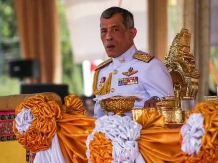 Проти тайської редакції ВВС порушили справу через публікацію біографії нового короля