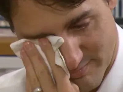 Премьер Канады Дж.Трюдо заплакал на встрече с сирийскими беженцами