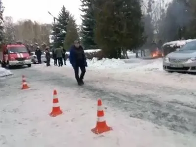 Біля російського банку у Львові запалили шини