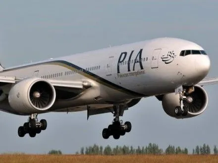 Літак пакистанських авіаліній розбився на шляху до Ісламабада