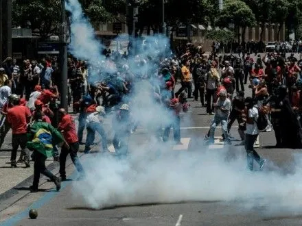 Полиция применила слезоточивый газ для разгона демонстрантов в Бразилии