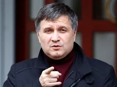 А.Аваков заявив, що серед знайдених речей М.Азарова є "цікаві документи"