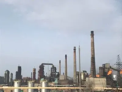 Авдеевский коксохимический завод прекратил работу из-за обстрелов