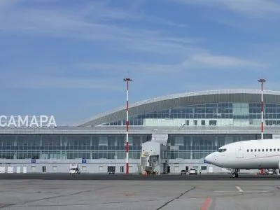 Літак із Києва вимушено сів у Самарі через п’яного дебошира