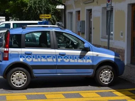 Уборщик пострадал в результате взрыва в полицейском участке в Италии