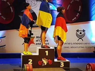 Трое юных украинцев стали чемпионами Европы по тяжелой атлетике