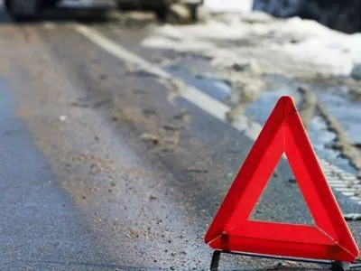 Вантажівка насмерть збила пішохода у Києві