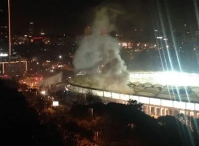 Из-за взрыва возле стадиона в Стамбуле пострадали до 20 человек, слышны выстрелы