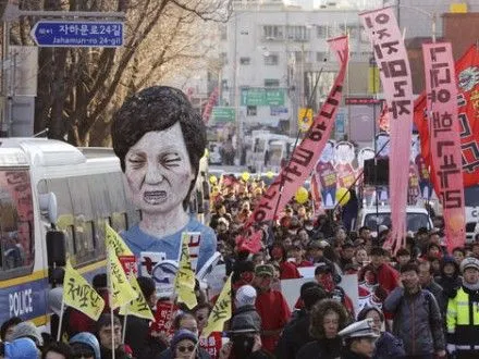 Демонстранты в Южной Кореи требуют полного отстранения президента от власти