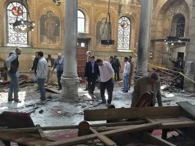 Президент Египта объявил трехдневный траур после теракта возле собора