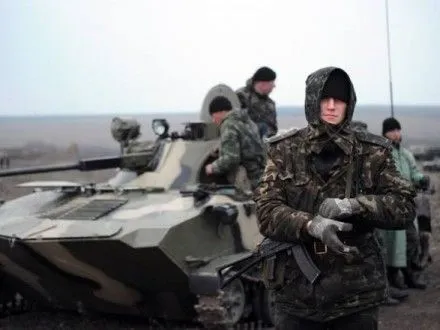 Двое военных получили ранения в результате обстрелов в Луганской области