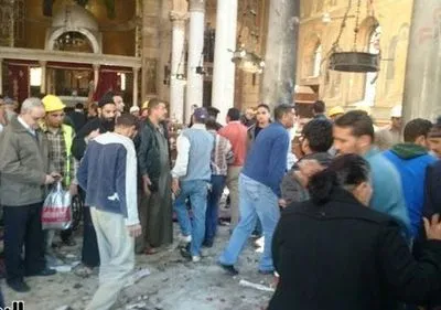 Більше 20 осіб загинуло внаслідок вибуху біля собору в Каїрі