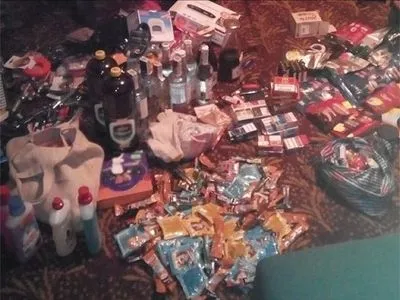 Алкоголь, новорічні іграшки та білизну винесли злодії із магазину на Кіровоградщині