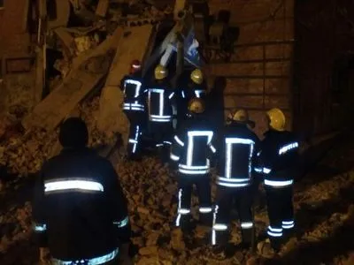Спасатели достали ребенка из-под завала в Чернигове