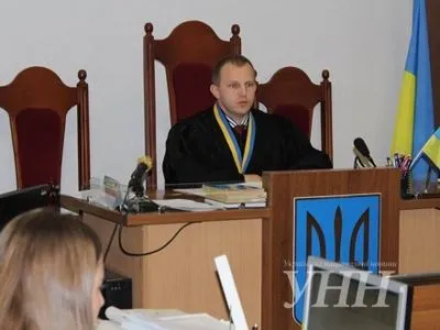 Прикарпатський чиновник-хабарник визнав у суді свою провину
