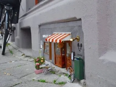 Миниатюрный ресторан для мышей открыли в Швеции